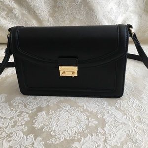 Vera Bradley Tess Crossbody in Black leather